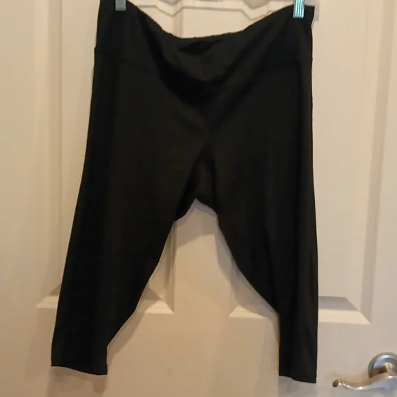 Capris - Picture 1 of 3